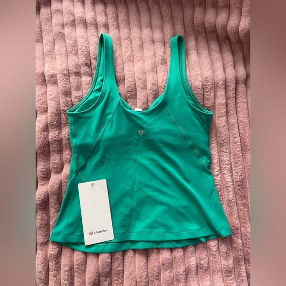 Lululemon waist length tank - Picture 2 of 2